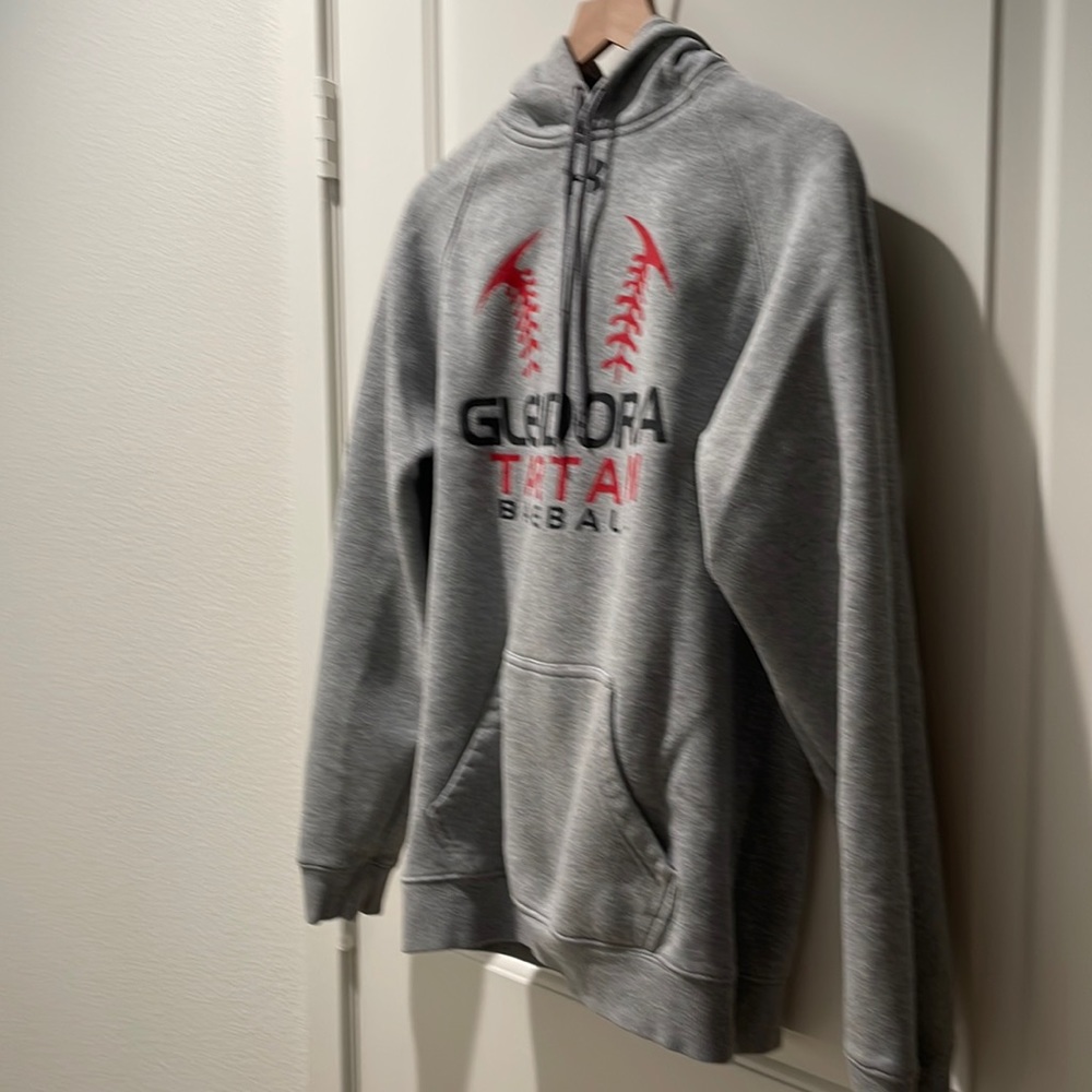 Hoodie with pockets.